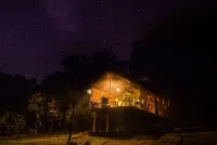 Mountain Top Glamping Tree House with a Star Bed