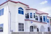 Coastal Retreat is situated just an 12minute drive to the Coast cape Castle Hotels near University of Cape Coast (UCC), old Administration