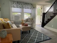 115 Rose Cottage with 2 bedroom walk to Groton Bay