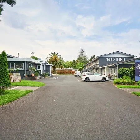 Roselands Motel Отели рядом с достопримечательностью «Парк Мемориал»
