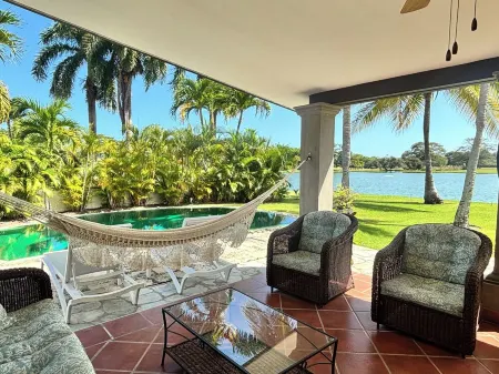 Charming 3 Bedroom Villa at Los Portales