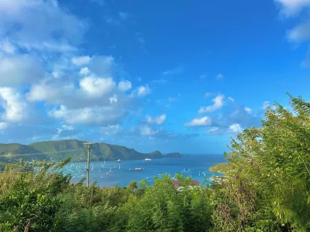 Hillside Escape- Private Pool & Breathtaking Sunset over the Town