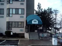 Newly Renovated, Beautiful Oceanfront Condo, 5 mins to Atlantic City
