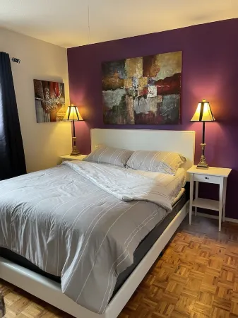 Cozy shared stay on the corner of Houde Drive. Отели рядом с достопримечательностью «Университет Брендона»