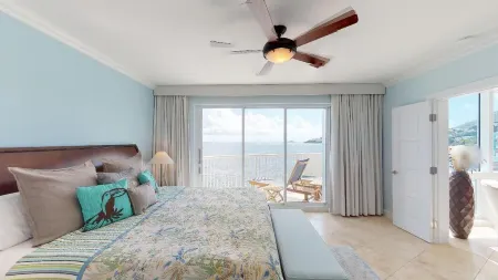 Lighthouse 2C - Beautiful Condo at The Lighthouse - Inquire Now for Specials! Отели рядом с достопримечательностью «Dawn Beach»