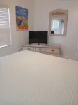 Serenity On The Bay1 - One Bed Apt Close to Supermarkets, Shops and Restaurants! Hotels near Simones YFE Art Gallery