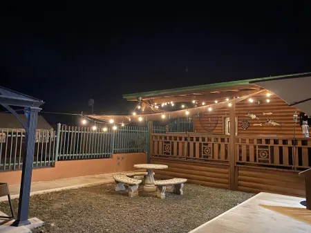 Poblado Log Cabin Camper