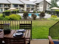 New Remodel! Lakeside Condo w/ Pool, Kayaks, Bikes サンドポイントのホテル