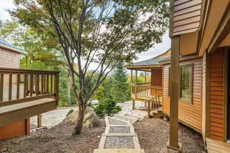 The Sommet - Magical Main Home and Guest Cottage