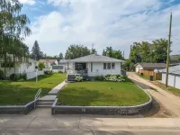 Chic 4-bedroom, 2-bath home close to downtown and next to the river