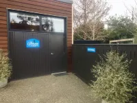 Self contained unit. By the beach and golf course  only 2.2 kms to town centre Hotels in Motueka