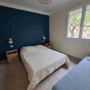 Apartment with balcony upstairs of a villa 300 m from the sea Rooms