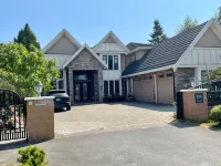 Cantrell House Hotels near Steveston