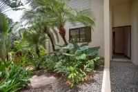 Villa Congo, RainForest Sanctuary in Manuel Antonio, 2 Bedroom with Huge pool