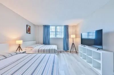 Neat Cozy Apartment by the Beach