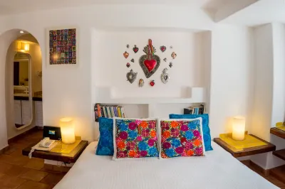 Luxury And Peaceful Little Condo With Direct Access To The Beach Hotels in 