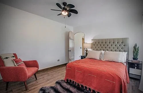 Walk to the Beach - BEAUTIFUL Spacious 2 BD Condo