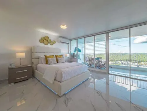 Azure Marina Suite W/ Ocean View