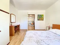 Family-friendly apartment Lilly with trampoline, air conditioning, wifi, up to 5 people