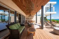 MODERN FRONT BEACH VILLA IN THE CARIBBEAN SEA