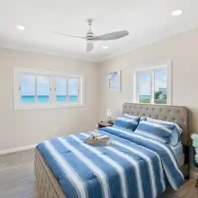 Serene and Tranquil ocean view cottage w/hot tub and vehicle Rooms