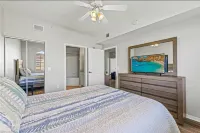 Stunning Condo 15 minutes from Ft. Myers & Sanibel beach