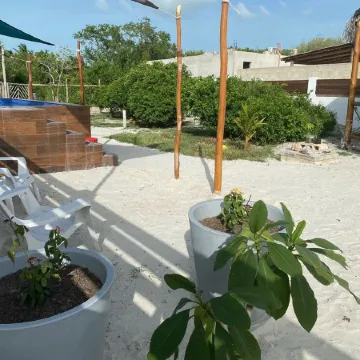 Cheerful 1 bedroom house w/ pool and much more!