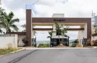 Breathtaking Ocean-view, hot-tub, pool, rooftop access & grill