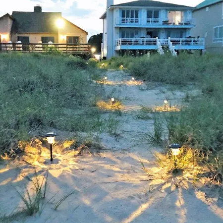 A MINI PARADISE-"THE FRISKY DOLPHIN"PRIVATE BEACH- 3BED, 2BATH!!