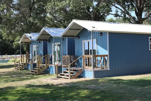 #49 Cozy Lake Front Cabin w/AC, WiFi & Breathtaking Views! Marina w/Free Fishing