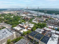 Historic loft in the shopping center of downtown Savannah