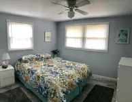 1st Fl of duplex. Sunsets over the bay, walk to beach. Great family getaway. - Homestays