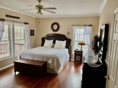 Lake Lure Area Mountain Creek Lodge on 30 acres with private pristine river!