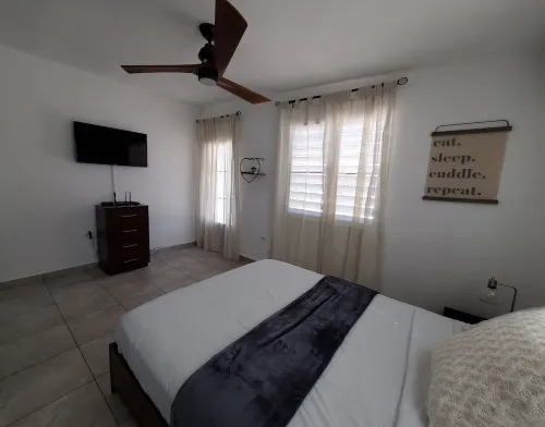 Aguadilla Sunset Apt with electricity water AC WIFI 8 minute walk from Crashboat