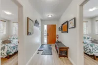 The Cedar - Downtown, walking distance to all the shops and restaurants!