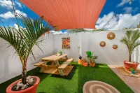 Your Palm Beach Getaway: Walk to Beach & Hotels