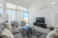 Villa Caterina, Ocean View with Private Heated Pool, Ideal for Golf Lovers