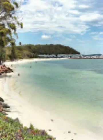 Pantowora Beach Gem. Close to the beach and shops.