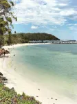 Pantowora Beach Gem. Close to the beach and shops.