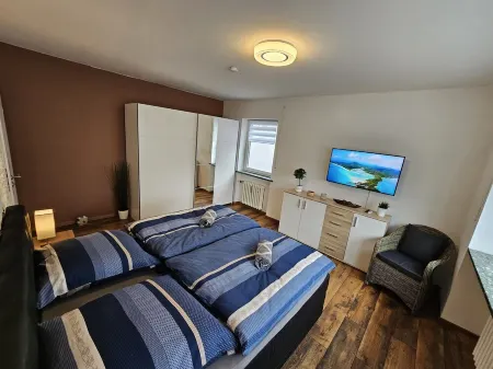 Bright and modern apartment on the ground floor in the center Отели в г. Кассель