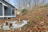 COZY MOUNTAIN ESCAPE5mi frm slopes 50ft to trails. HOT TUB!