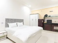 Divine Stays Hotel in zona SRC Museum Of Indology