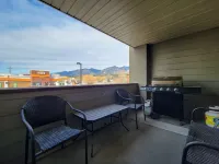 Cozy Invermere Condo by the water