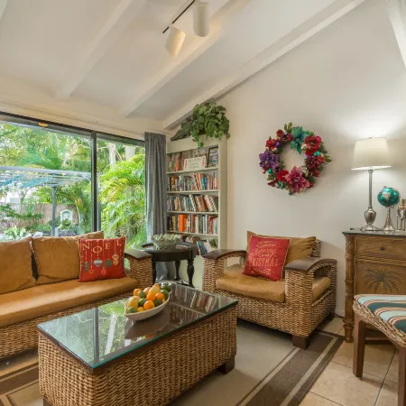 Suite Dreams Inn by the Beach
