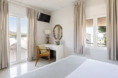 La Goleta Hotels near Llança