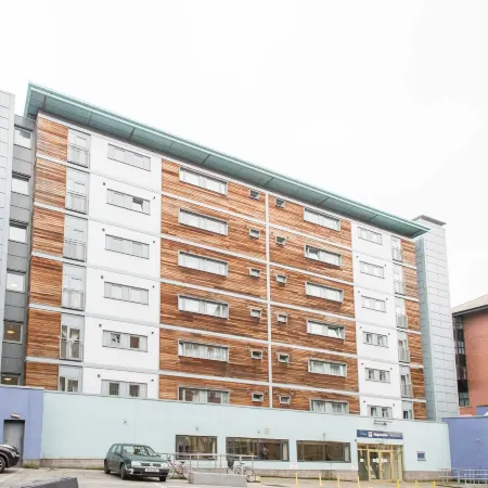 Premier Suites Newcastle Отели рядом с достопримечательностью «Железнодорожный вокзал Ньюкасла»