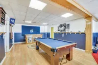 ‘The Gathering Place’: Rushville Home w/ Hot Tub - Homestays