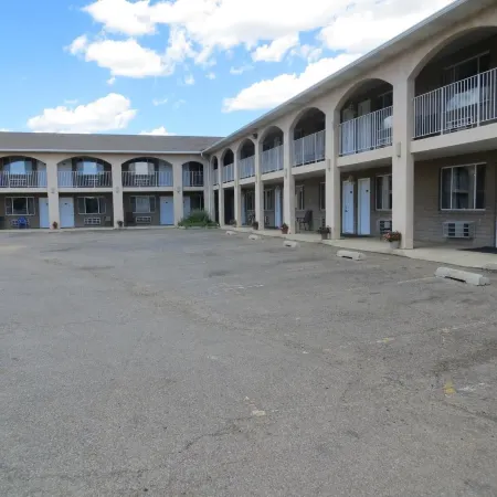 Four Corners Inn