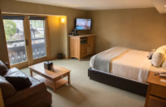 Golden Arrow Lakeside Resort