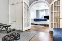 Charming 2 Bedroom with in Home Gym - Bungalows